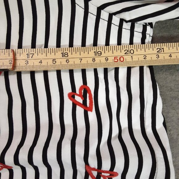 Jane Delancey Collared Top Size MED Long Sleeve Hearts Love 100% Rayon Button Up - Picture 7 of 8